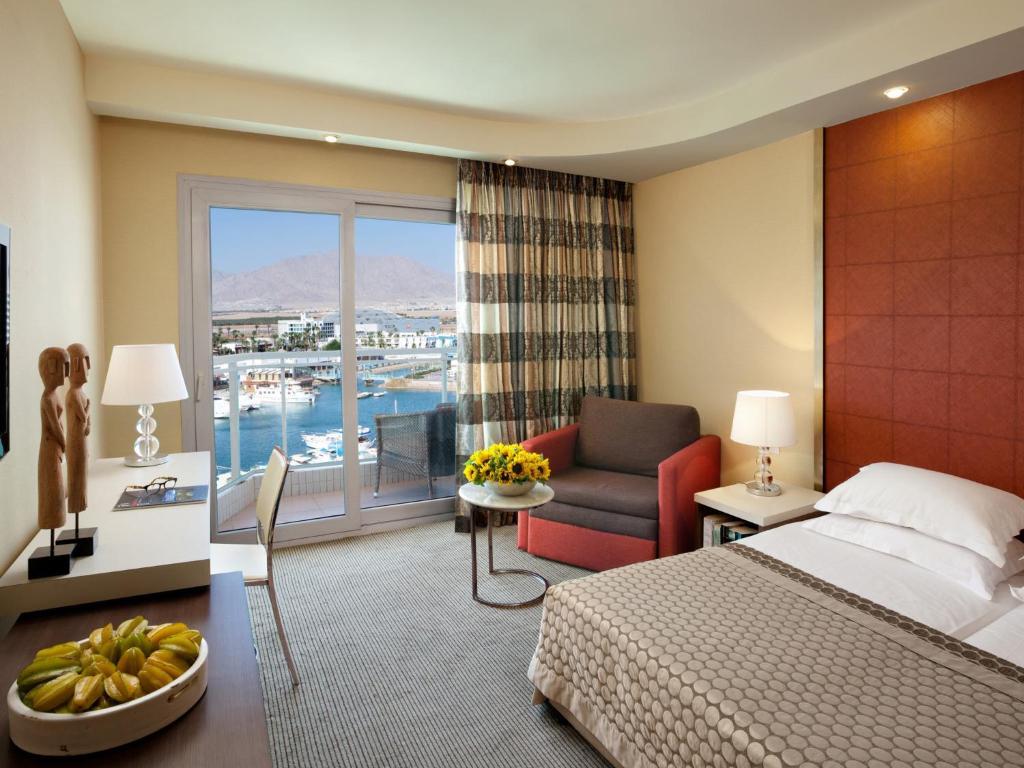 Dan Panorama Eilat Otel Oda fotoğraf A room at the Hilton Sharm El Sheikh